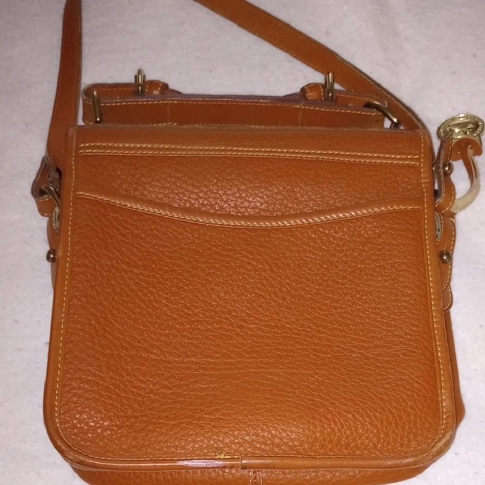 Dooney & Bourke Tan Leather Crossbody Bag with Adjustable Strap - Picture 2 of 4